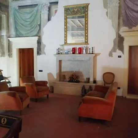 Palazzo Cinquecentesco Con Giardino Interno 公寓 *