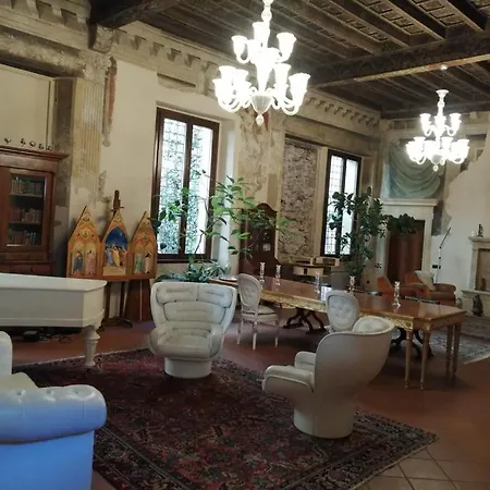 Palazzo Cinquecentesco Con Giardino Interno Apartmán